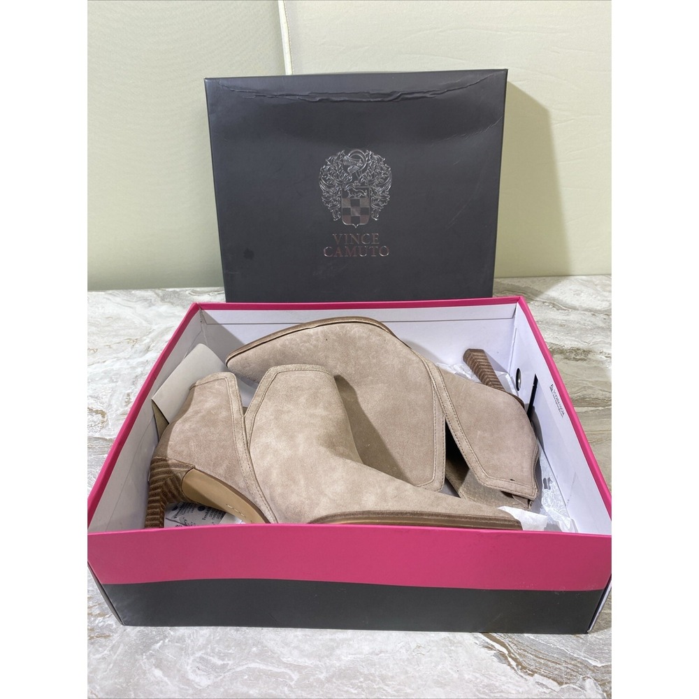 Vince Camuto Sz 8.5 Pentila Leather Taupe Pointed Toe Zipper Closure Booties